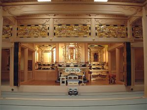 寺院内装工事現場の写真
