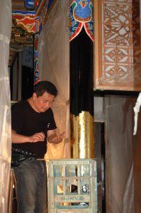 寺院内装工事現場の写真