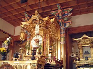 寺院内装工事現場の写真